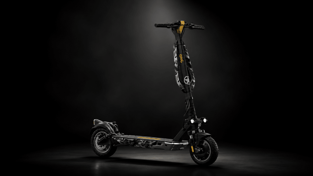 JEEP 2xe electric scooter guide showing a stylish black and yellow scooter on a dark background.