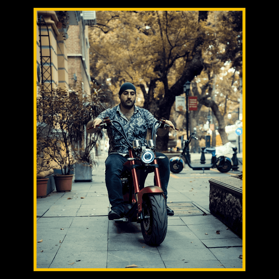 The Differences Between Moped and Scooter Motorcycles