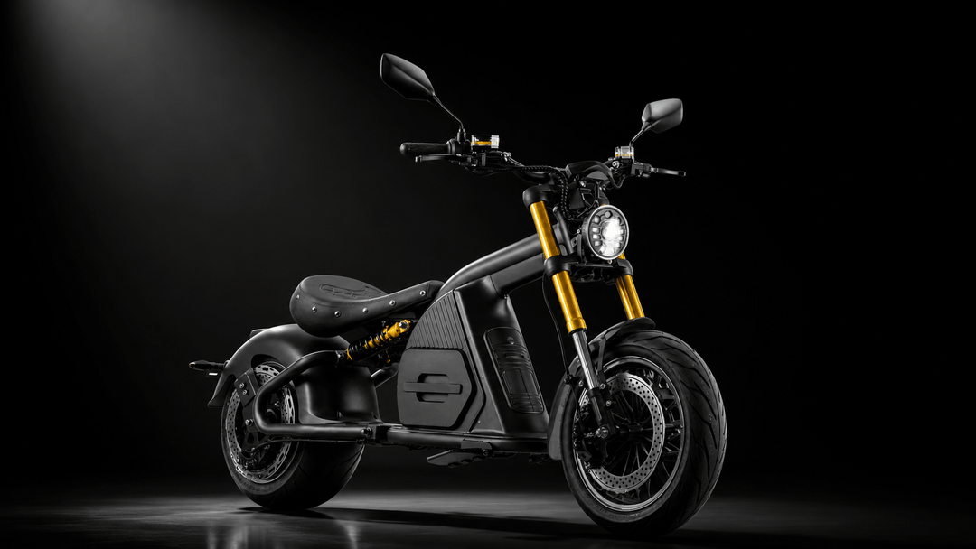 EAHORA M8S electric motorcycle guide featuring a stylish black and gold design.