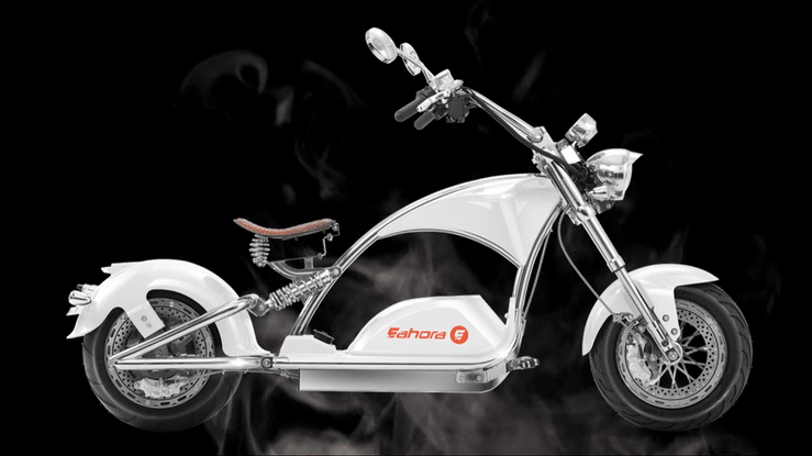 Eahora Chrome 4000W M1PS: Harley Style, Electric Power, Zero Emissions motorcycle on a black background.