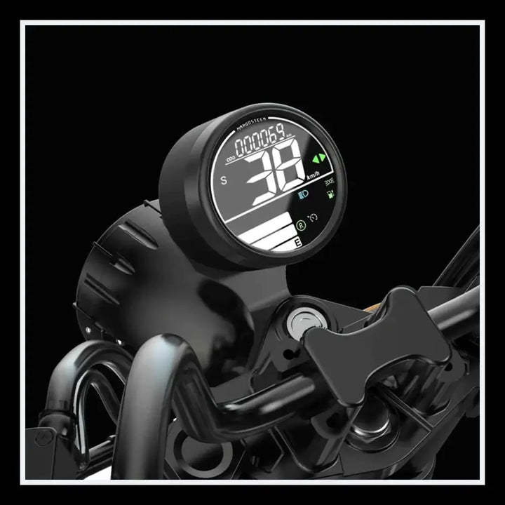 EAHORA KNIGHT M1PS electric chopper motorcycle digital display and speedometer close-up