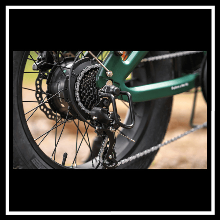 Engine and gear system of the 🇮🇪🇬🇧🇪🇺 ENGWE EP-2 3.0 BOOST electric bike with detailed components.