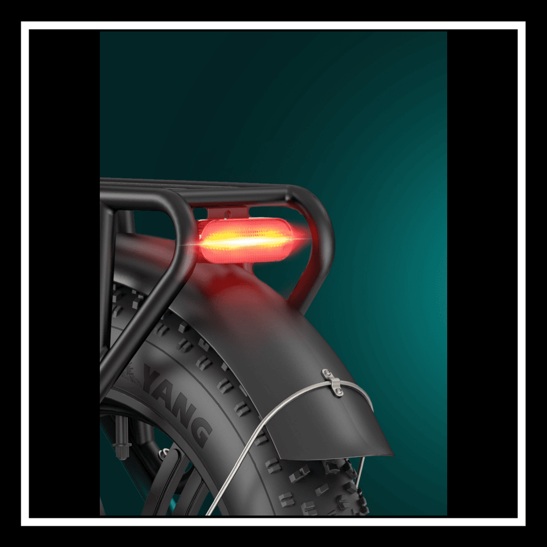 Close-up of the rear light and tire of the 🇮🇪🇬🇧🇪🇺 ENGWE L20 BOOST electric bike.