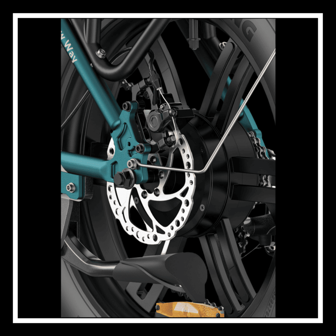 Close-up view of the rear wheel and motor of the 🇮🇪🇬🇧🇪🇺 ENGWE L20 BOOST electric bike.