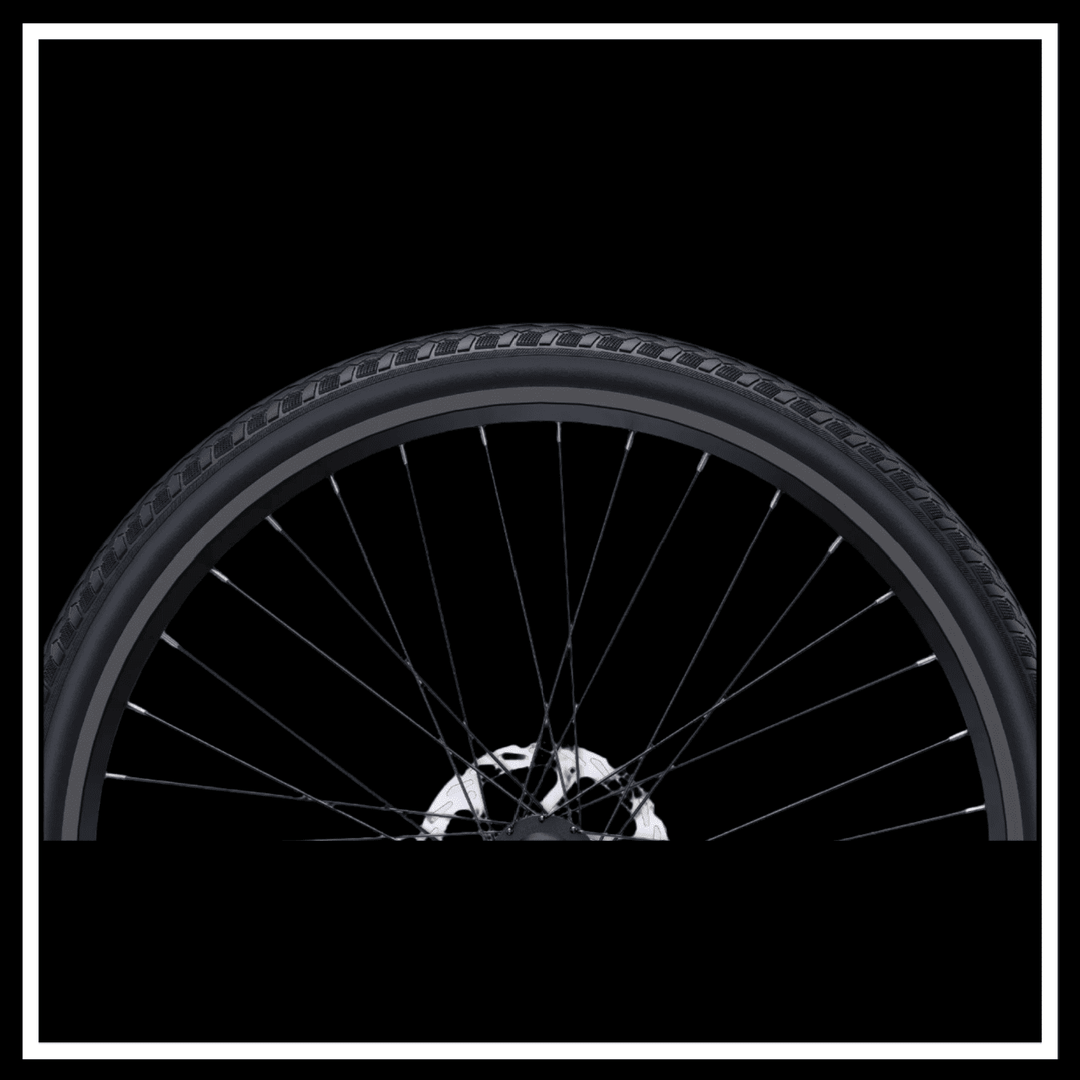 Close-up of the wheel of the 🇮🇪🇬🇧🇪🇺 ENGWE MAPFOUR N1 AIR e-bike showcasing its sleek design and durable tires.