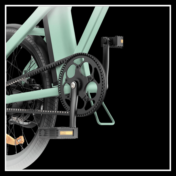 Engwe P20 electric bike rear view of the pedal and drivetrain for urban commuting.