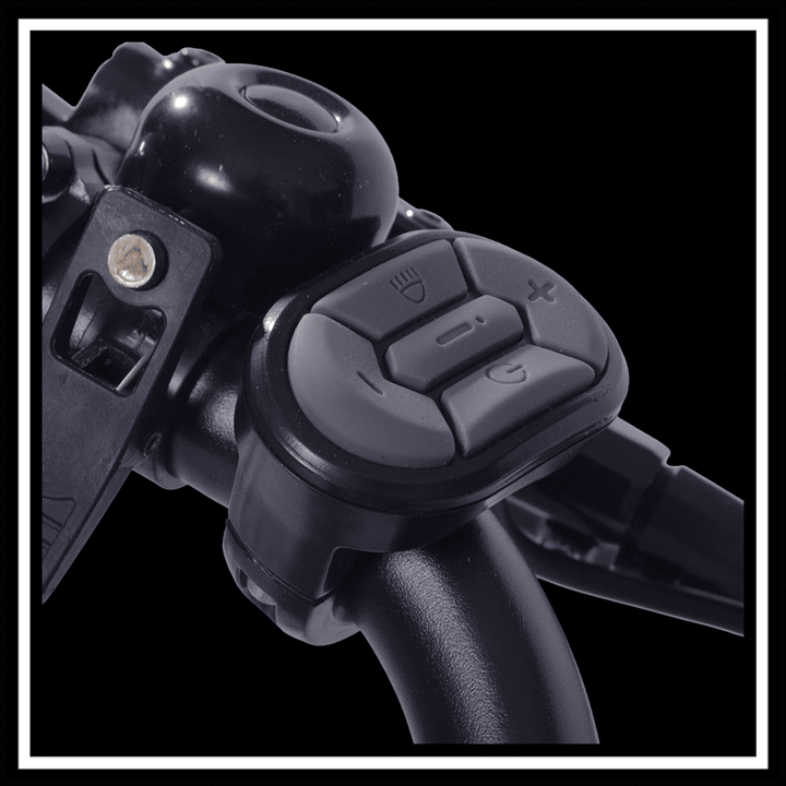 Control panel on the handlebar of 🇮🇪🇪🇺 GOGOBEST GF200 FOOD-DELIVERY CARGO E-BIKE for easy operation.