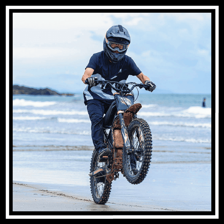Person riding GT73 2400W RIDING&