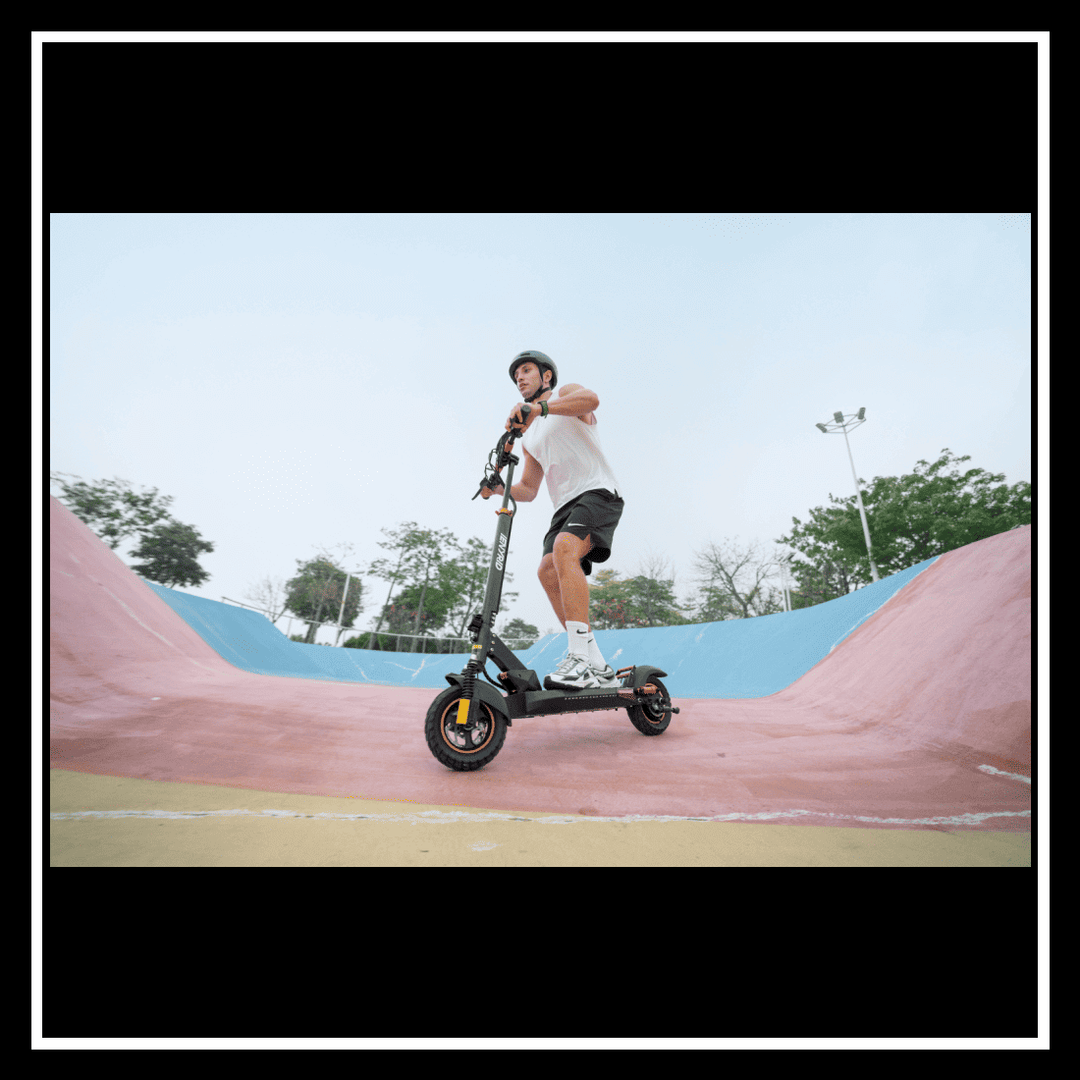 🇮🇪🇪🇺🇬🇧🇺🇸 iENYRID M4 PRO S+ electric scooter in action at a skatepark.
