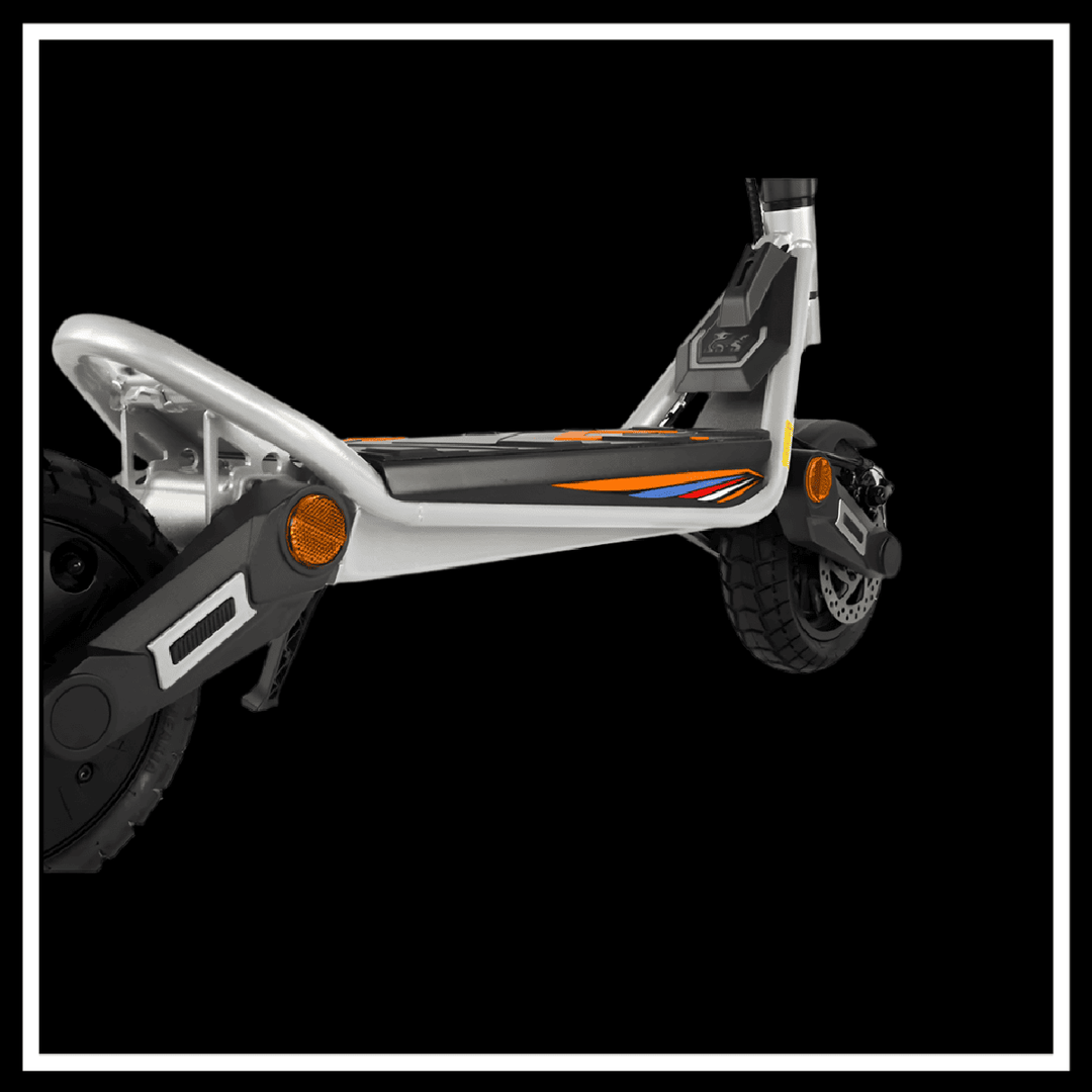🇮🇪🇪🇺 KUKIRIN A1 electric scooter with hybrid tyres and dual suspension design.