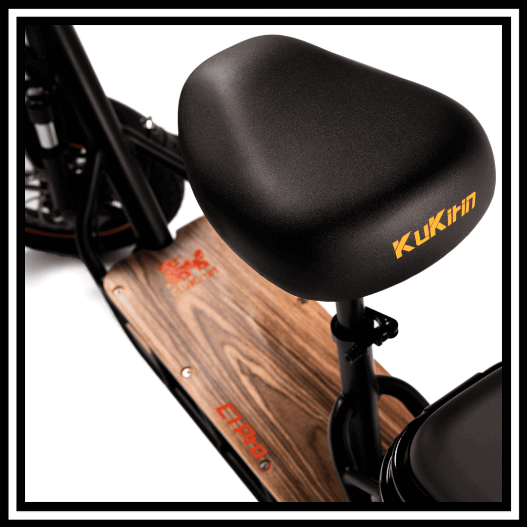 KUKIRIN C1 PRO electric scooter seat with stylish design and ergonomic comfort.