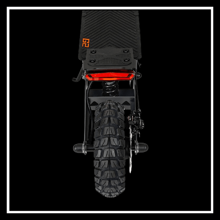 Rear view of 🇮🇪🇪🇺 KUKIRIN G2 electric scooter showcasing the tire and suspension design.