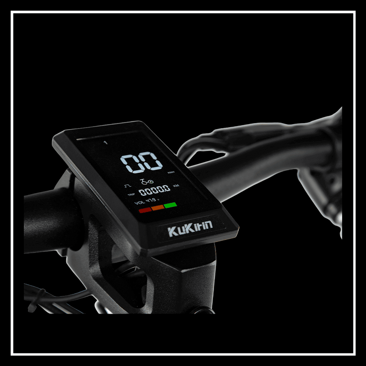 KUKIRIN T3 ELECTRIC SCOOTER dashboard display showing speed and battery life.