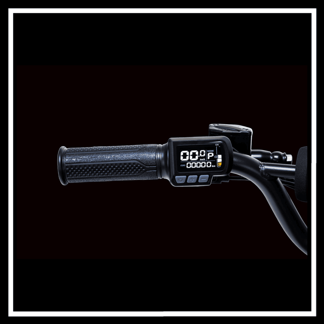 KUKIRIN X1 ELECTRIC DIRT BIKE handlebars with digital display and throttle control for enhanced riding experience.