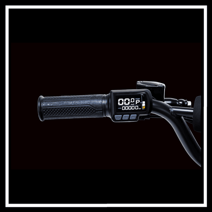 KUKIRIN X1 ELECTRIC DIRT BIKE handlebars with digital display and throttle control for enhanced riding experience.