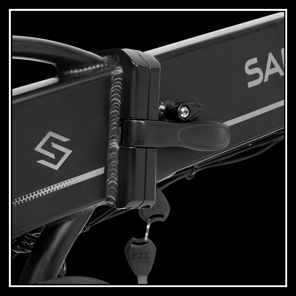 Close-up of the folding mechanism on the SAMEBIKE 20LVXD30-II electric bike, showcasing its durable design.