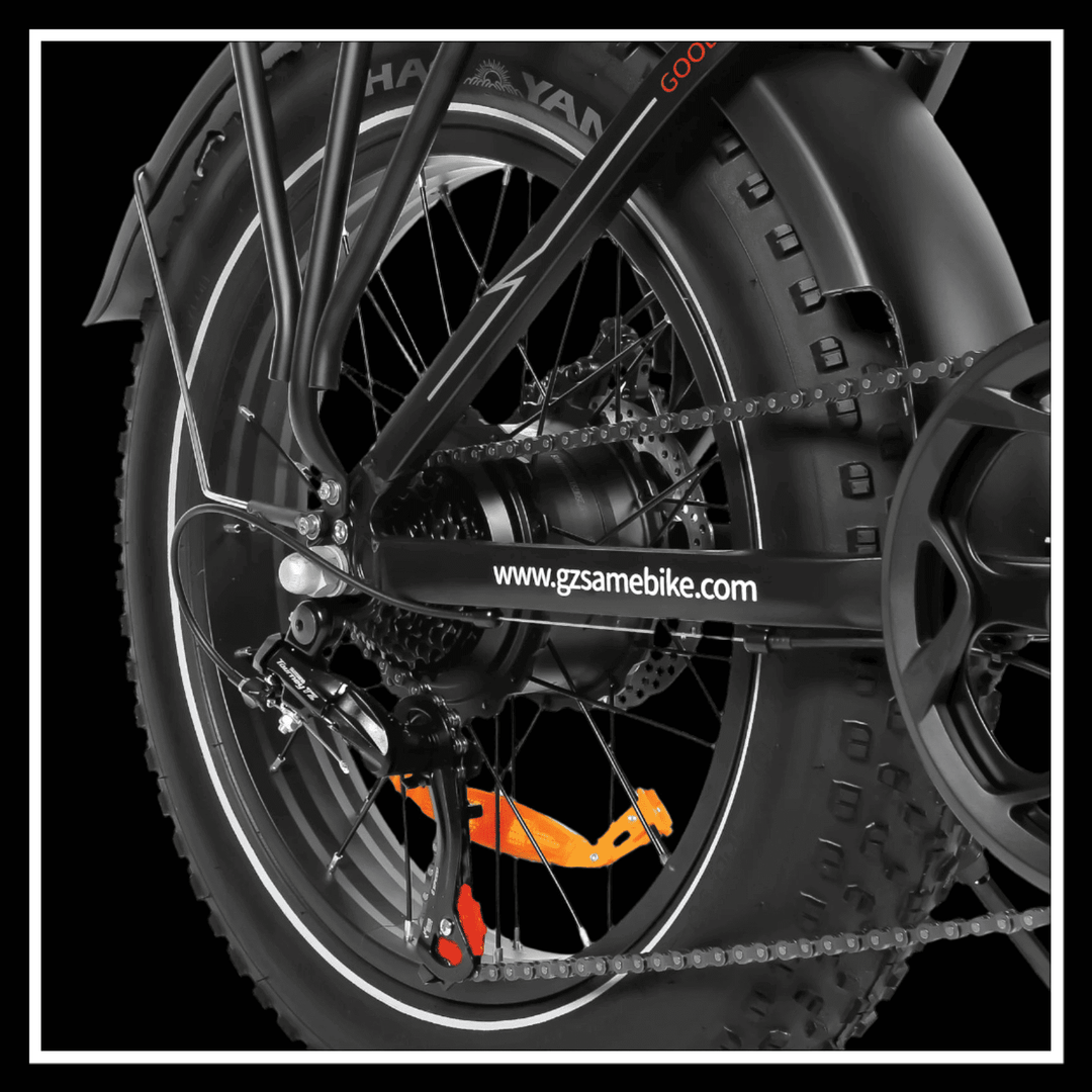 Close-up of the rear wheel and motor of the 🇮🇪🇪🇺🇺🇸🇬🇧 SAMEBIKE LOTDM200 II, showcasing the fat tire and drivetrain.