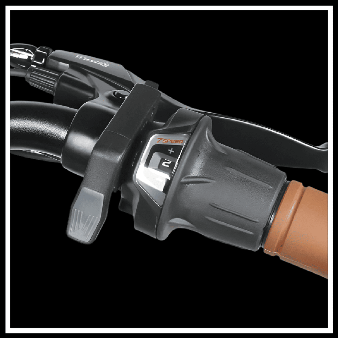 Close-up of the 7-speed gear shift on the SAMEBIKE RS-A07 electric bike handlebar.