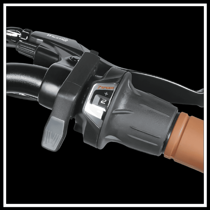 Close-up of the 7-speed gear shift on the SAMEBIKE RS-A07 electric bike handlebar.