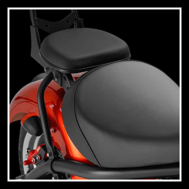 EAHORA MP1 two-seat electric motorcycle seat design showcasing its sleek and comfortable style.