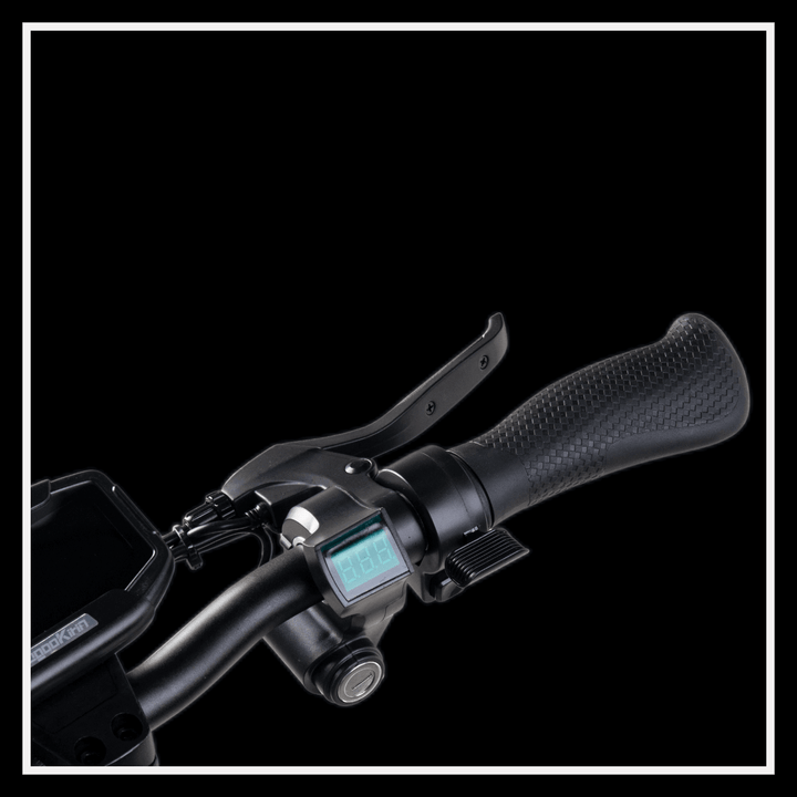 KUKIRIN G2 Pro electric scooter handlebar with digital display and ergonomic grip